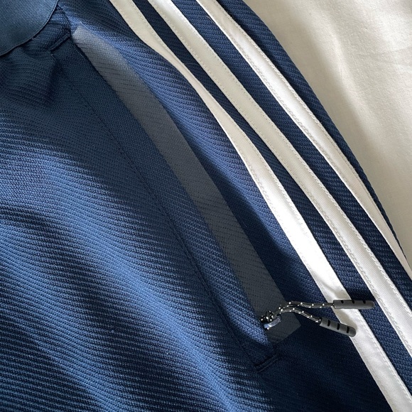 VGUC Adidas Women’s Relaxed Fit Elastic Waistband Trackpants w/Zipper Ankle Sz M - Picture 9 of 13